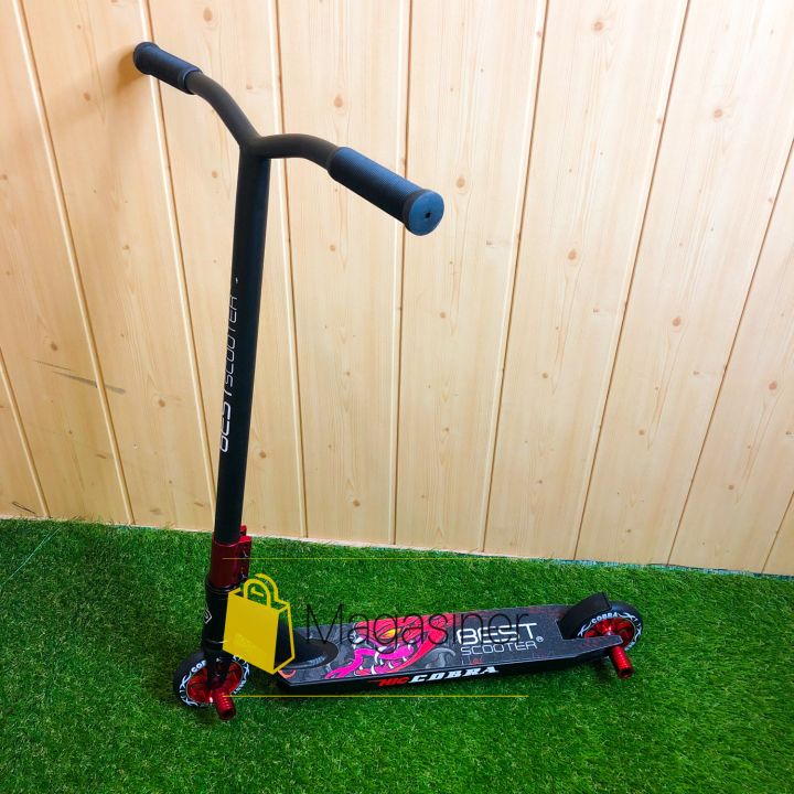 Самокат для трюков Best Scooter колеса алюминий 110 мм с пегами (черный с красным)