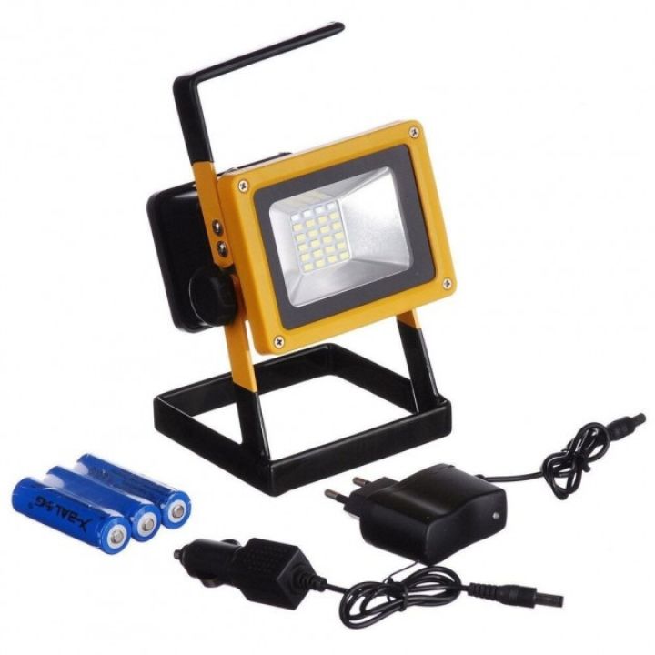 Мощный LED прожектор переносной Bailong BL-204 с ручкой для переноски и аккумулятором влагозащищенный 100 Вт